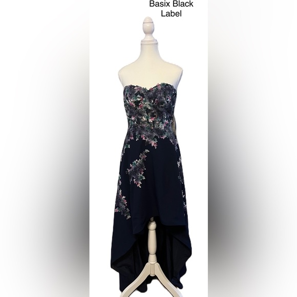 Basix Black Label Gown SZ 4 NWT!! - Picture 4 of 16